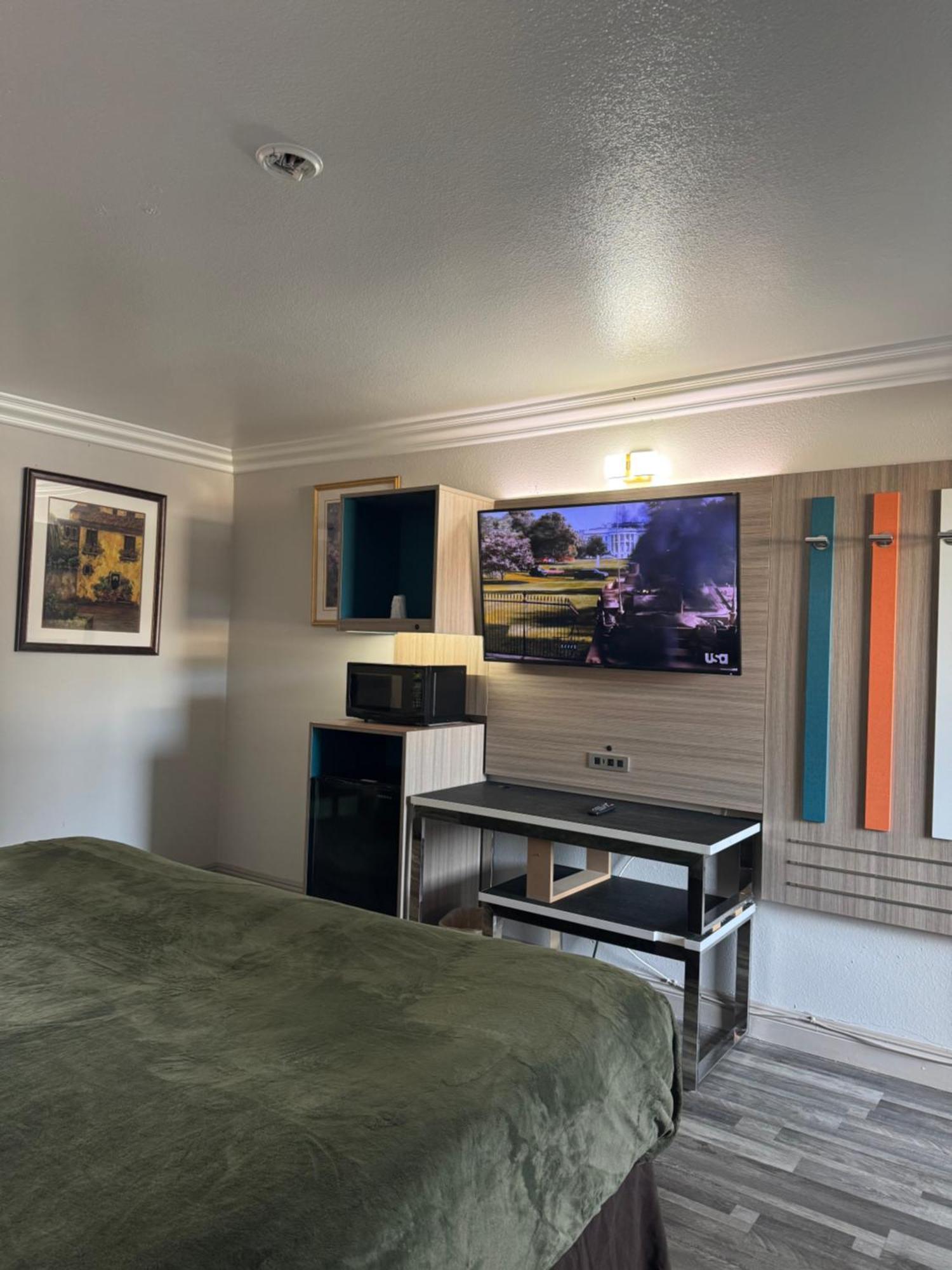 Rodeway Inn Вентура Екстериор снимка