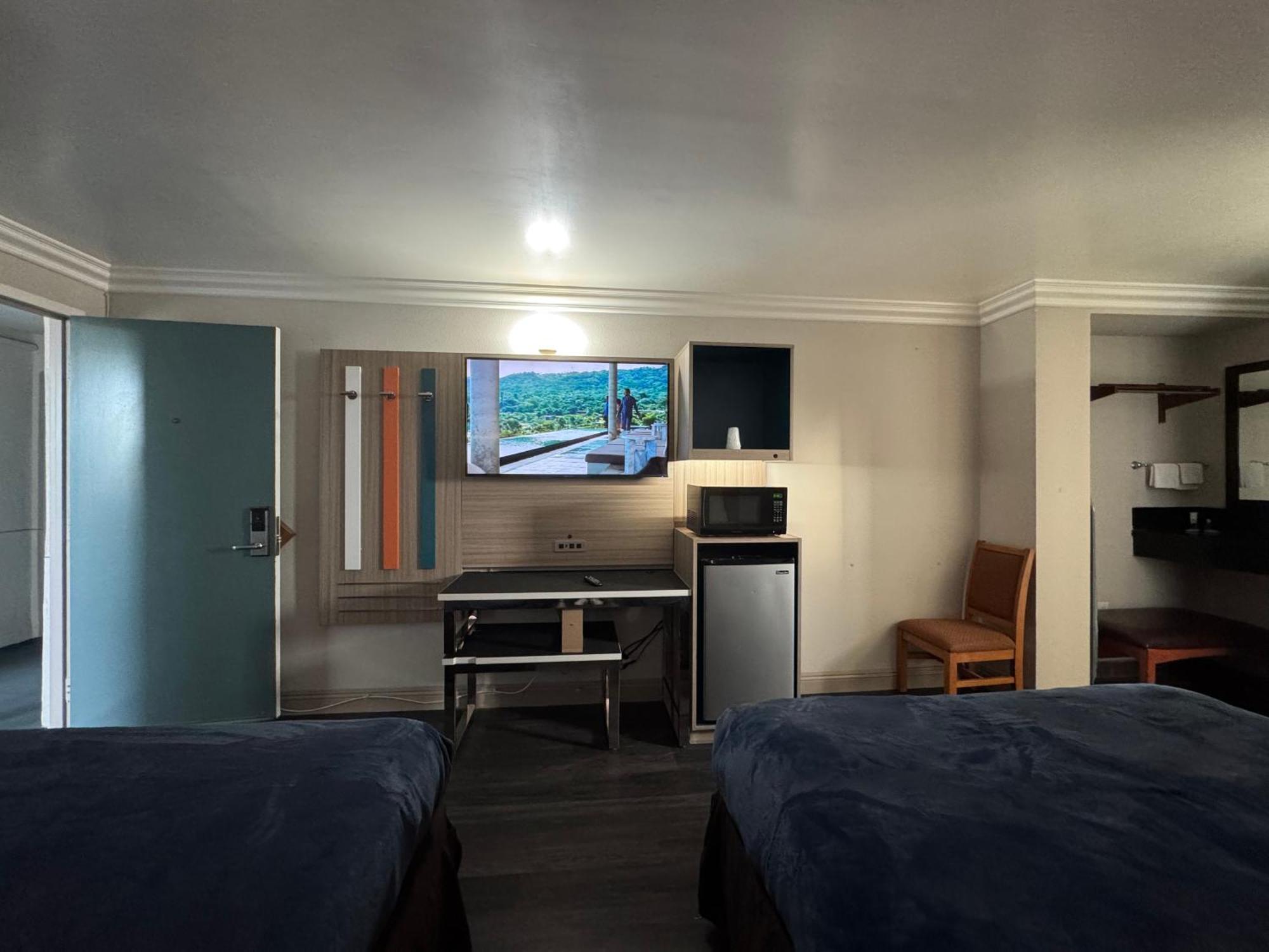 Rodeway Inn Вентура Екстериор снимка