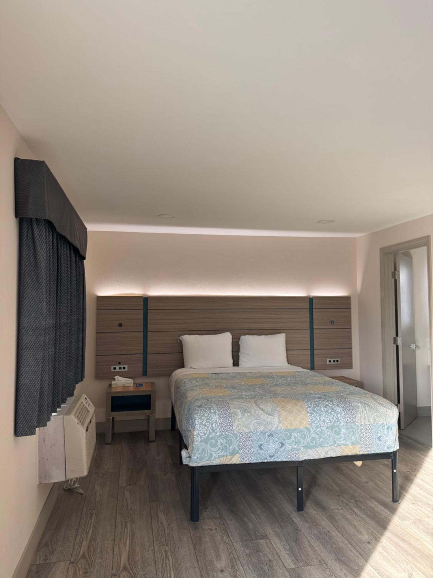 Rodeway Inn Вентура Екстериор снимка
