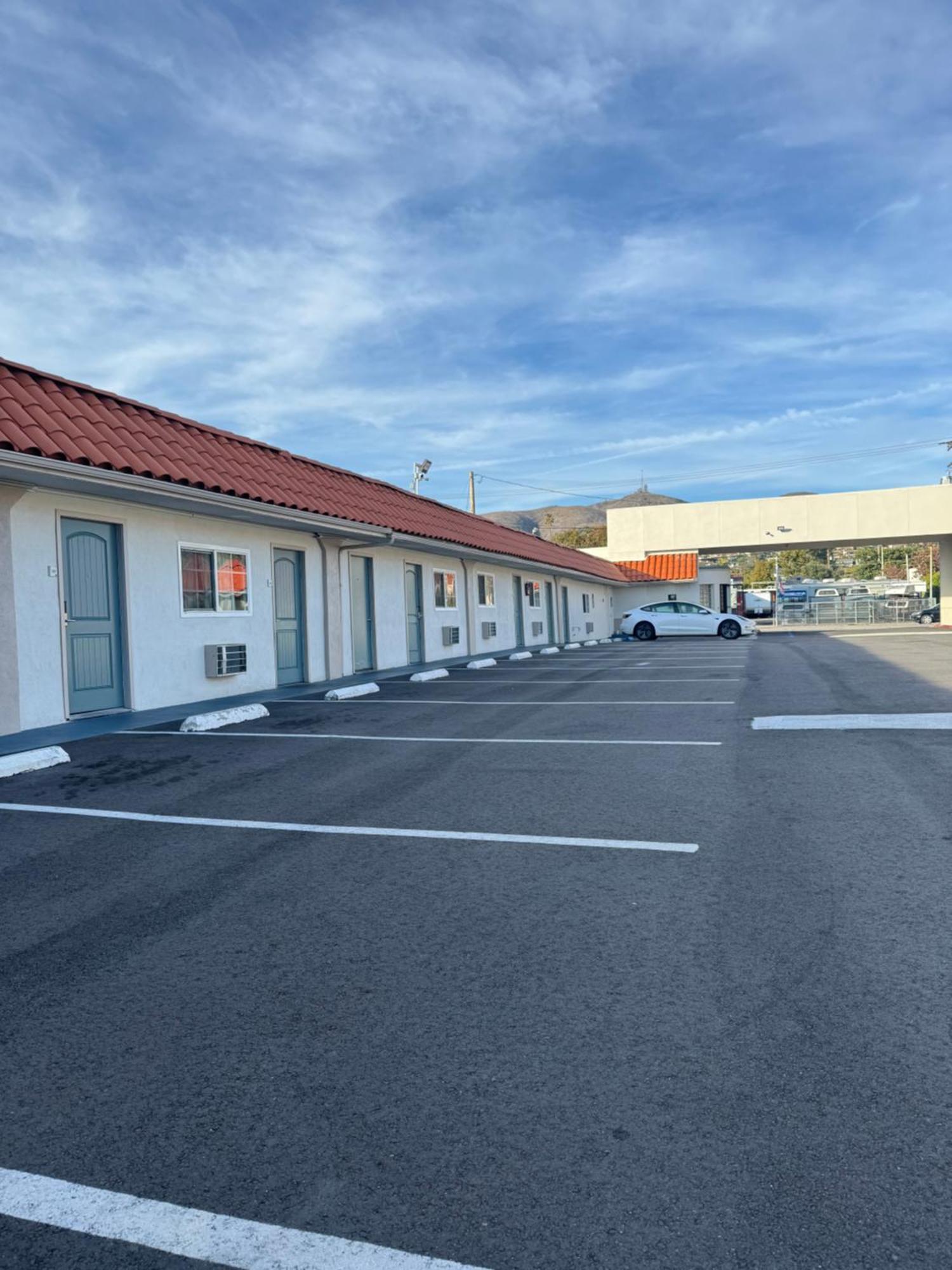 Rodeway Inn Вентура Екстериор снимка